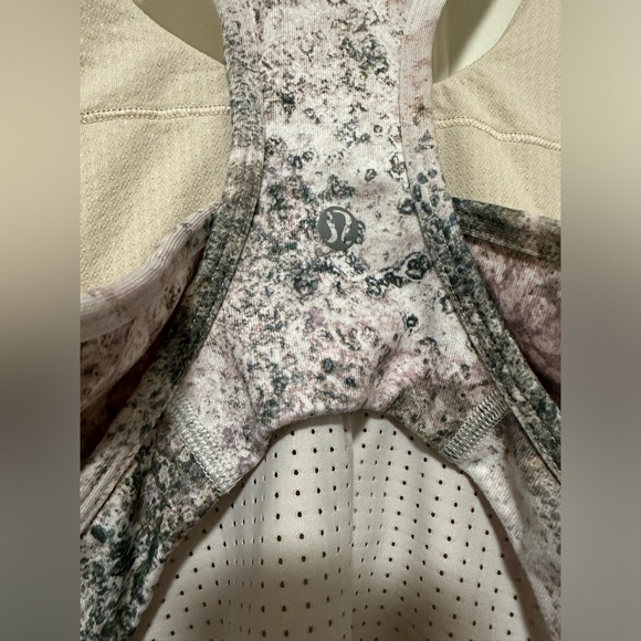 Lululemon sugar rain cross back tank size 6 - Picture 3 of 4